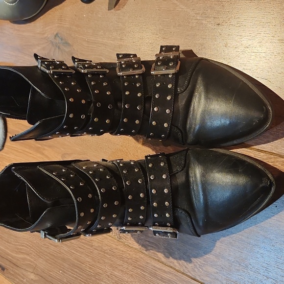 Boots - Picture 2 of 6